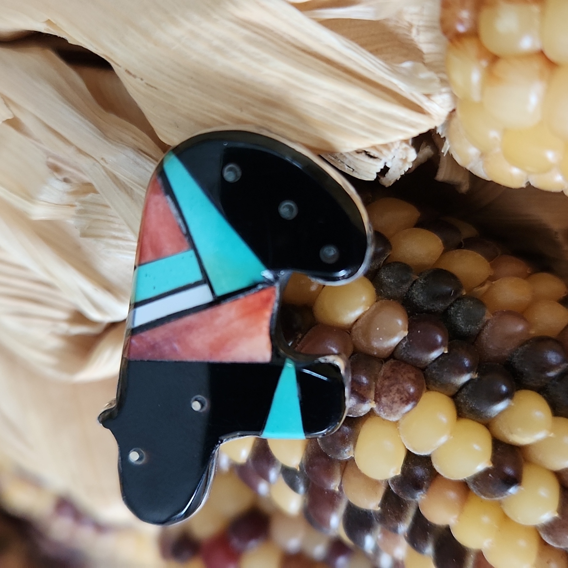Adorable Nwt Native American Navajo Inlaid Gemstone Bear Brooch